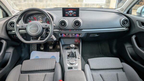 Audi A3 S-Line Edition 2.0tdi Sportback - Imagen 5